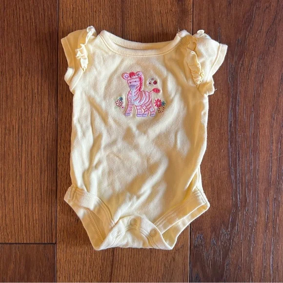 Newborn Girl Mixed Brand Bundle - Picture 6 of 16